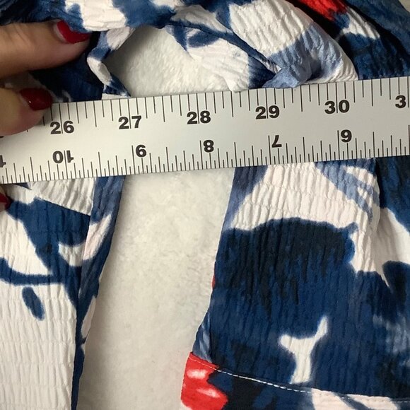 Green Dog Blouse Women 1X Red White Blue Button Floral Lightweight Crinkle Style - Picture 6 of 8